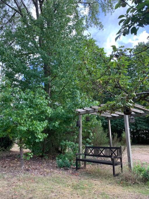 Maisonnette En Clairiere De Foret Gambais ภายนอก รูปภาพ
